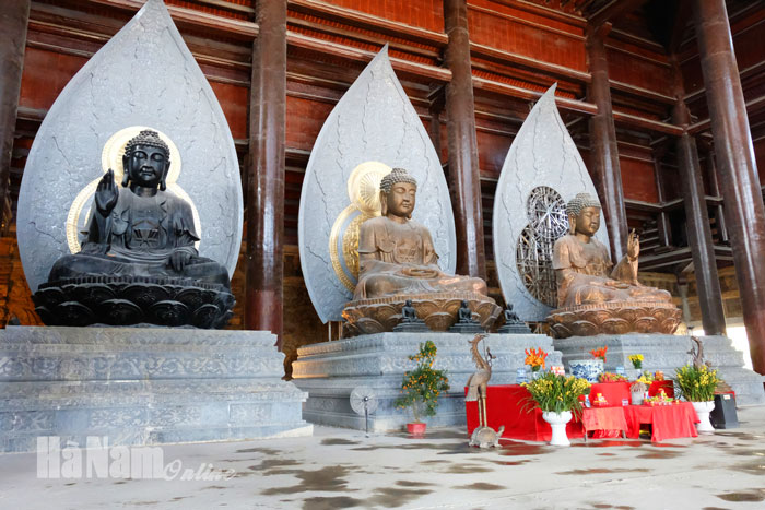 Chùa Tam Chúc –