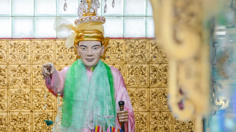 Botahtaung Pagoda เจดีย์โบตะตาว หรือ โเจดีย์โบตาทาวน์